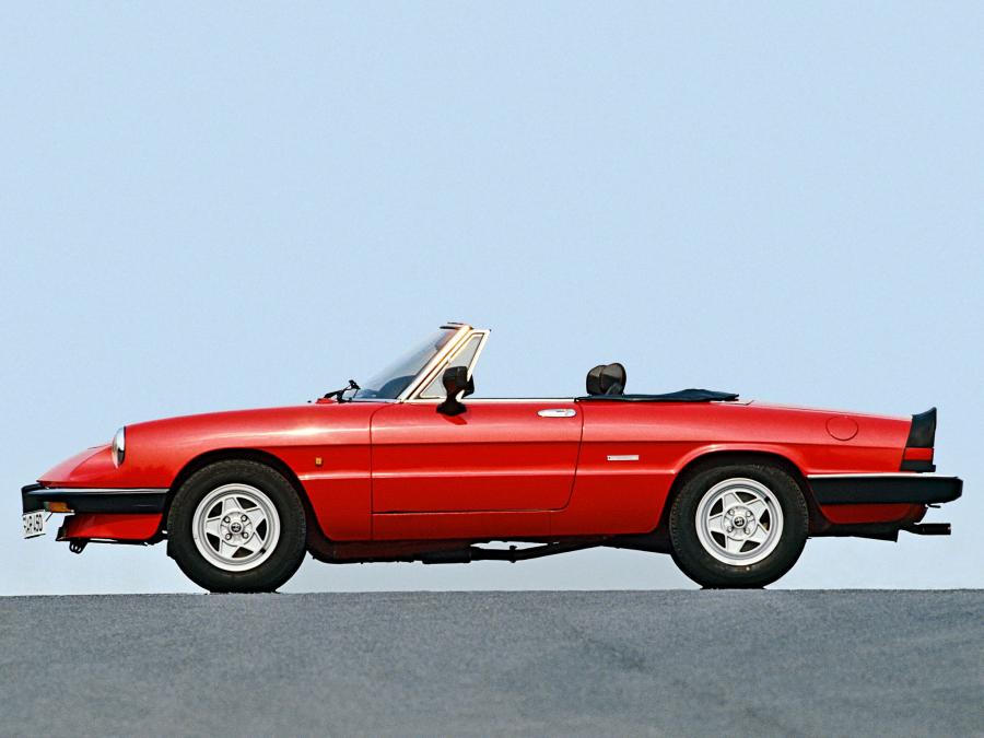  Alfa Romeo Spider 1986 года  (фото 12 из 12)